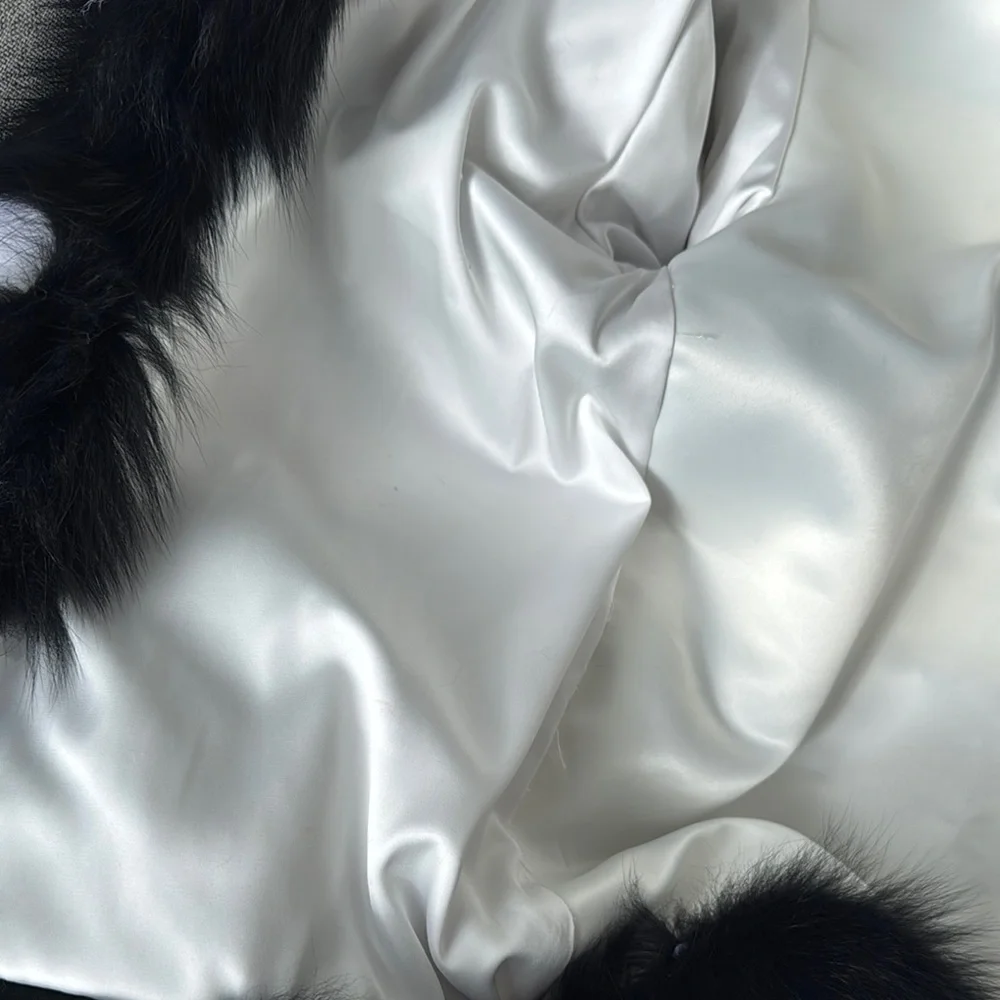 Alice + Olivia Black and White Striped Fur Coat Sz.M - Picture 6 of 7